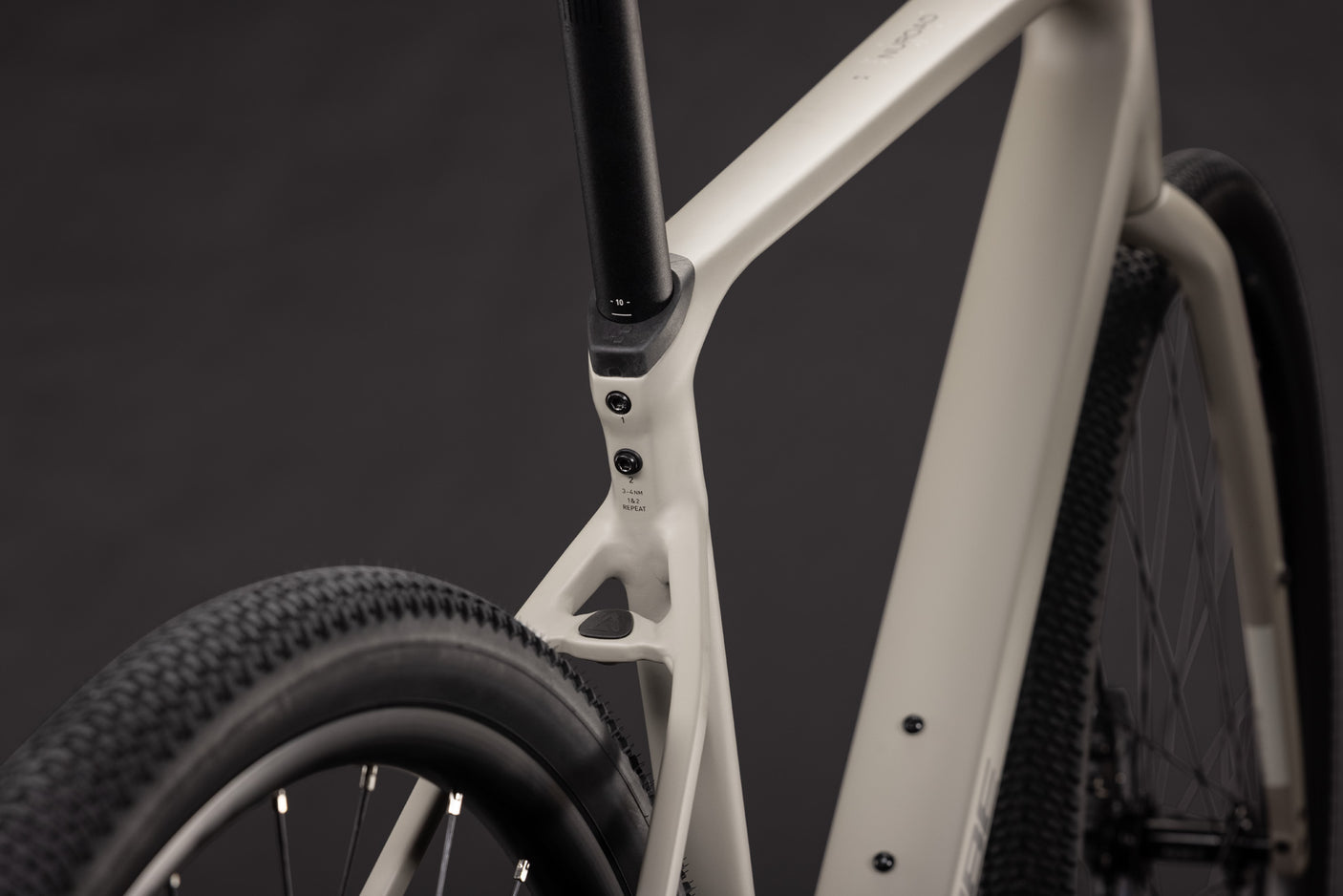 Cube Nuroad EX oatgrey´n´black (2027)