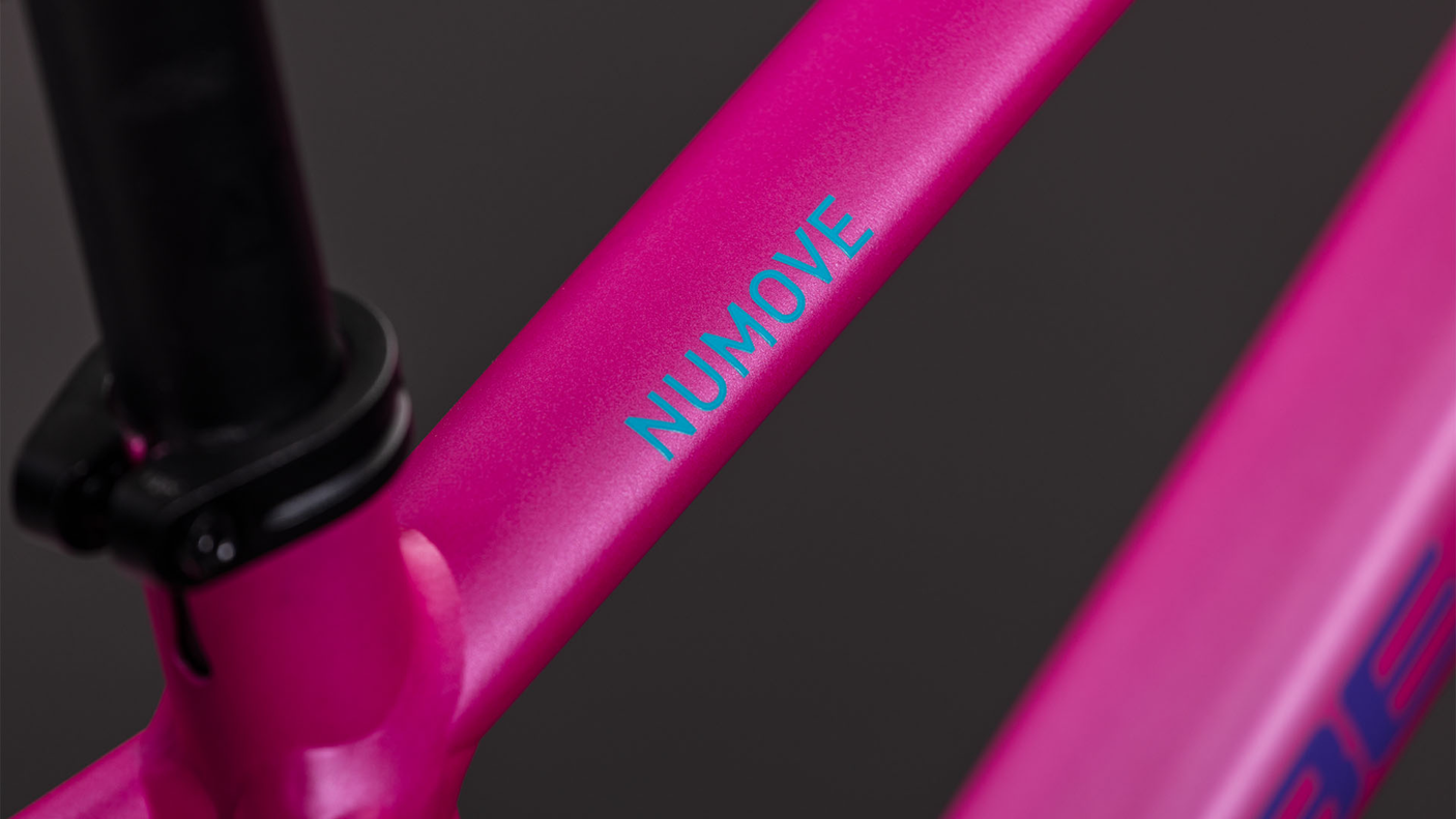 Cube Numove 160 fucsia´n´plum (2026)