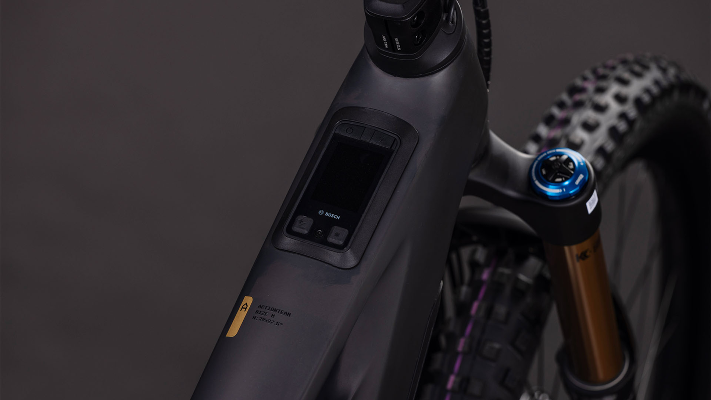 Cube Stereo Hybrid ONE77 HPC AT 800 carbon´n´gold (2026)