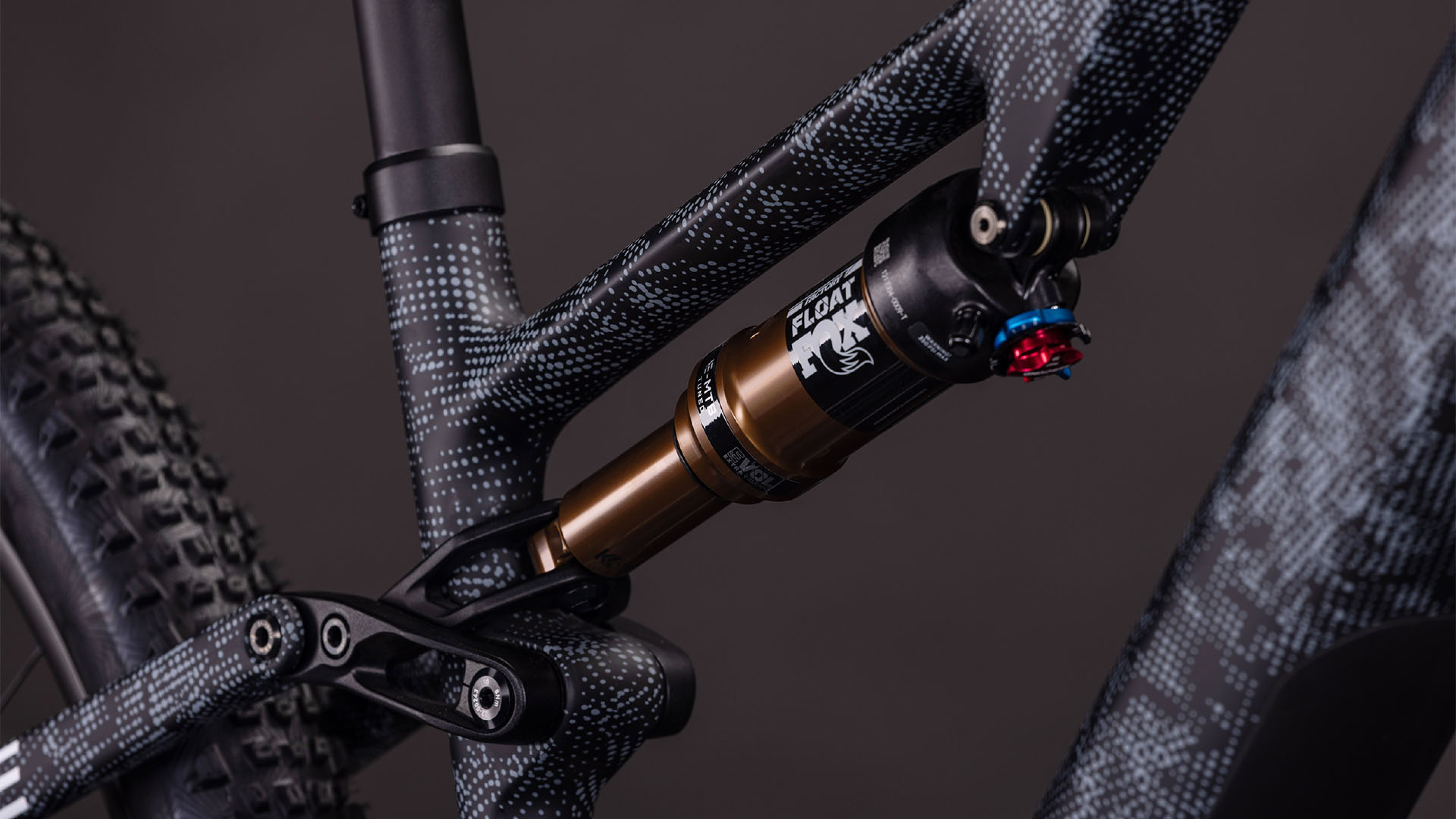 Cube AMS Hybrid ONE44 C:68X SLT 400X  matrixblack´n´white (2026)