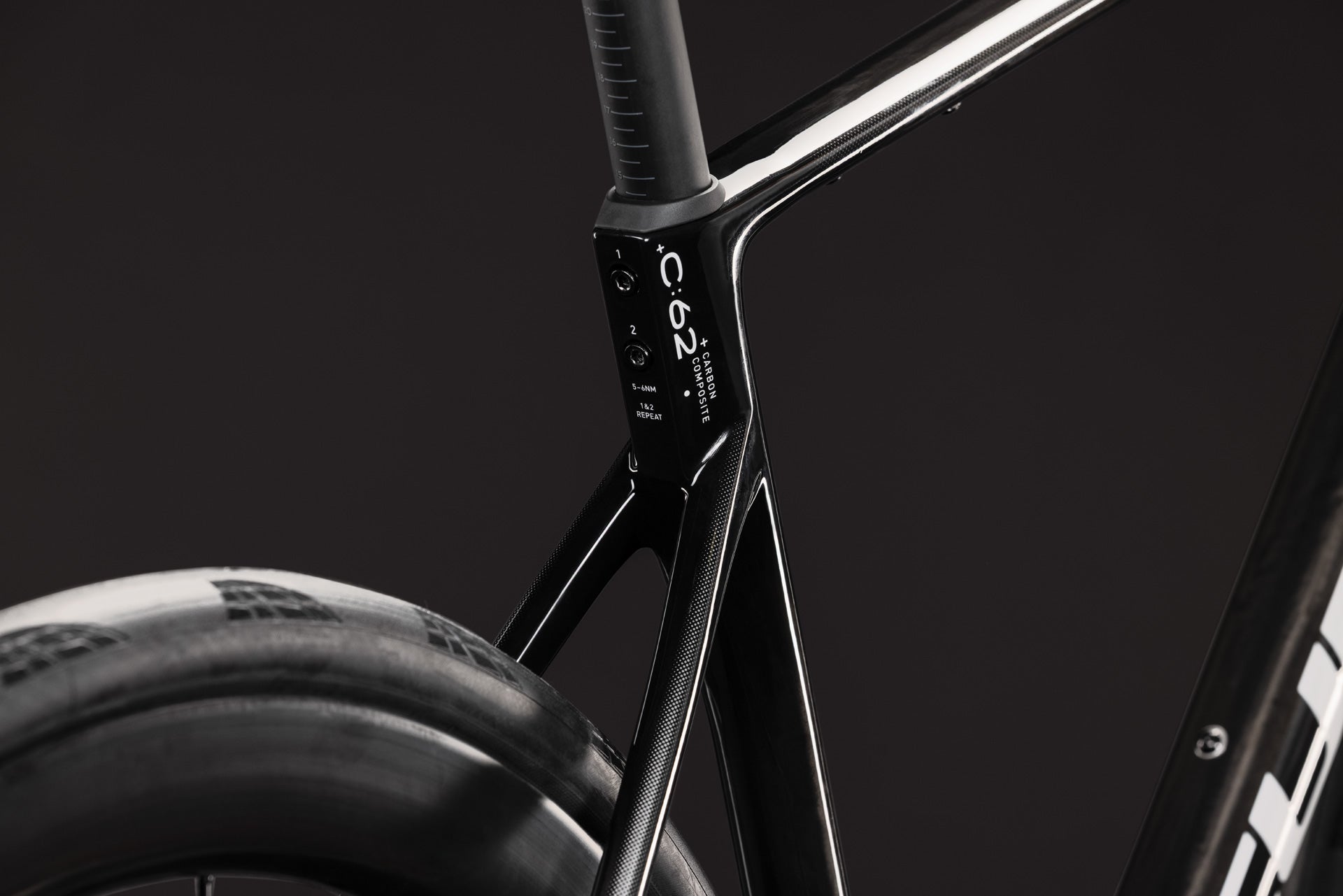 Cube Attain C:62 SLT  carbon´n´white (2027)