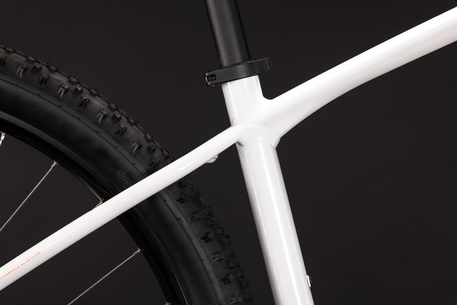 Cube Aim ONE  metallicwhite´n´black (2027)