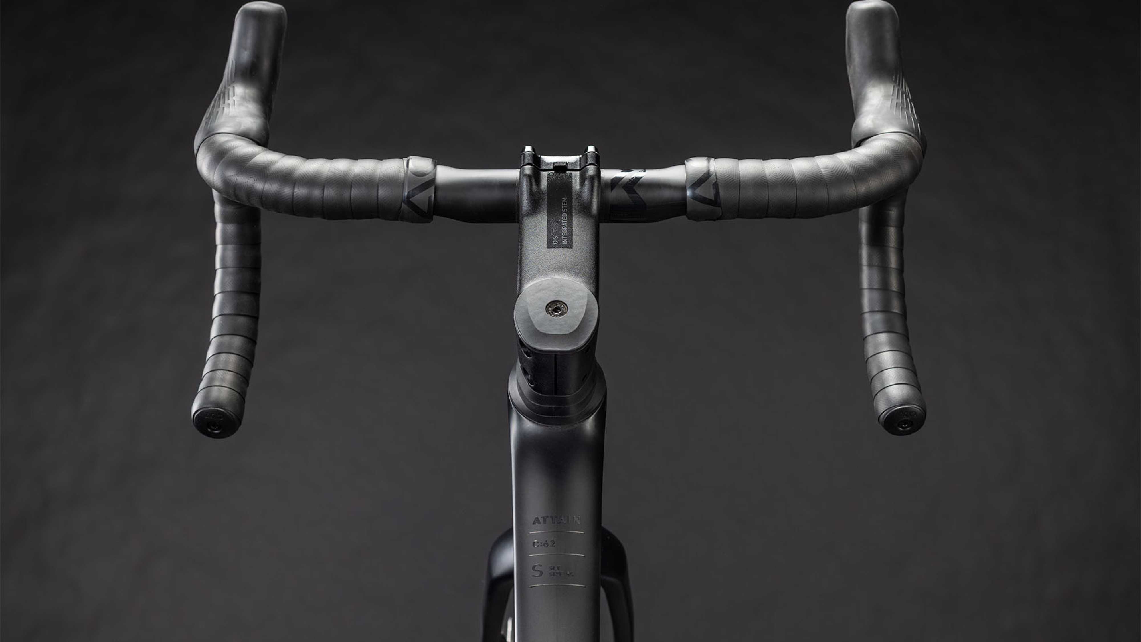 Cube Attain C:62 SLT  carbon´n´coalchrome (2026)