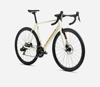 Orbea ORCA M30i (2025) | Rennrad | Ivory White-Burgundy (Gloss)-Vulcano (Matt) – aktuelle Variante