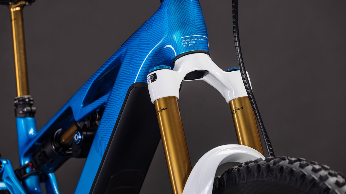 Cube Stereo Hybrid ONE77 HPC AT 800  actionteam (2026)