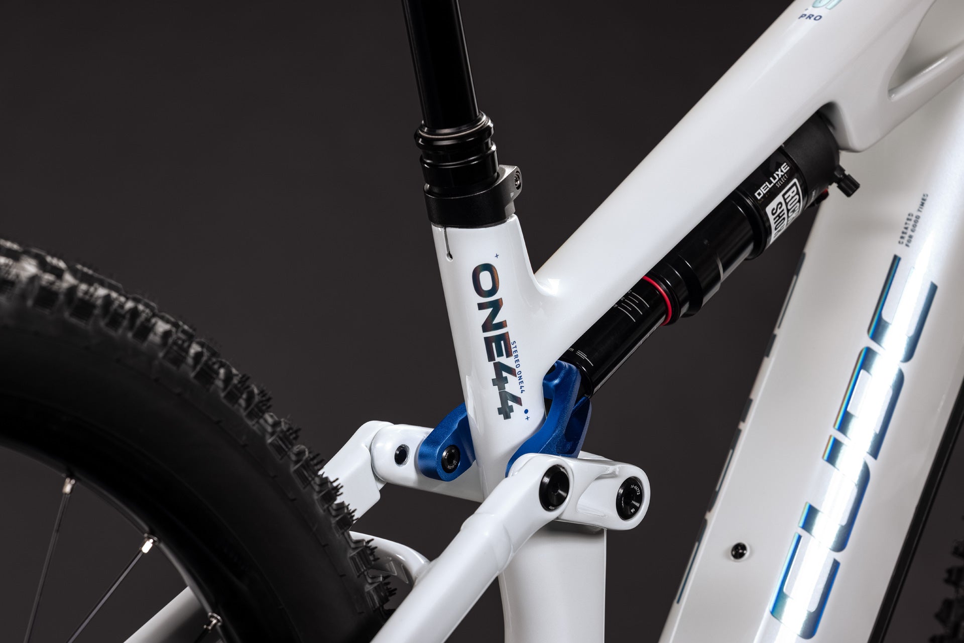 Cube Stereo Hybrid ONE44 HPC Pro 800  metallicwhite´n´blue (2027)