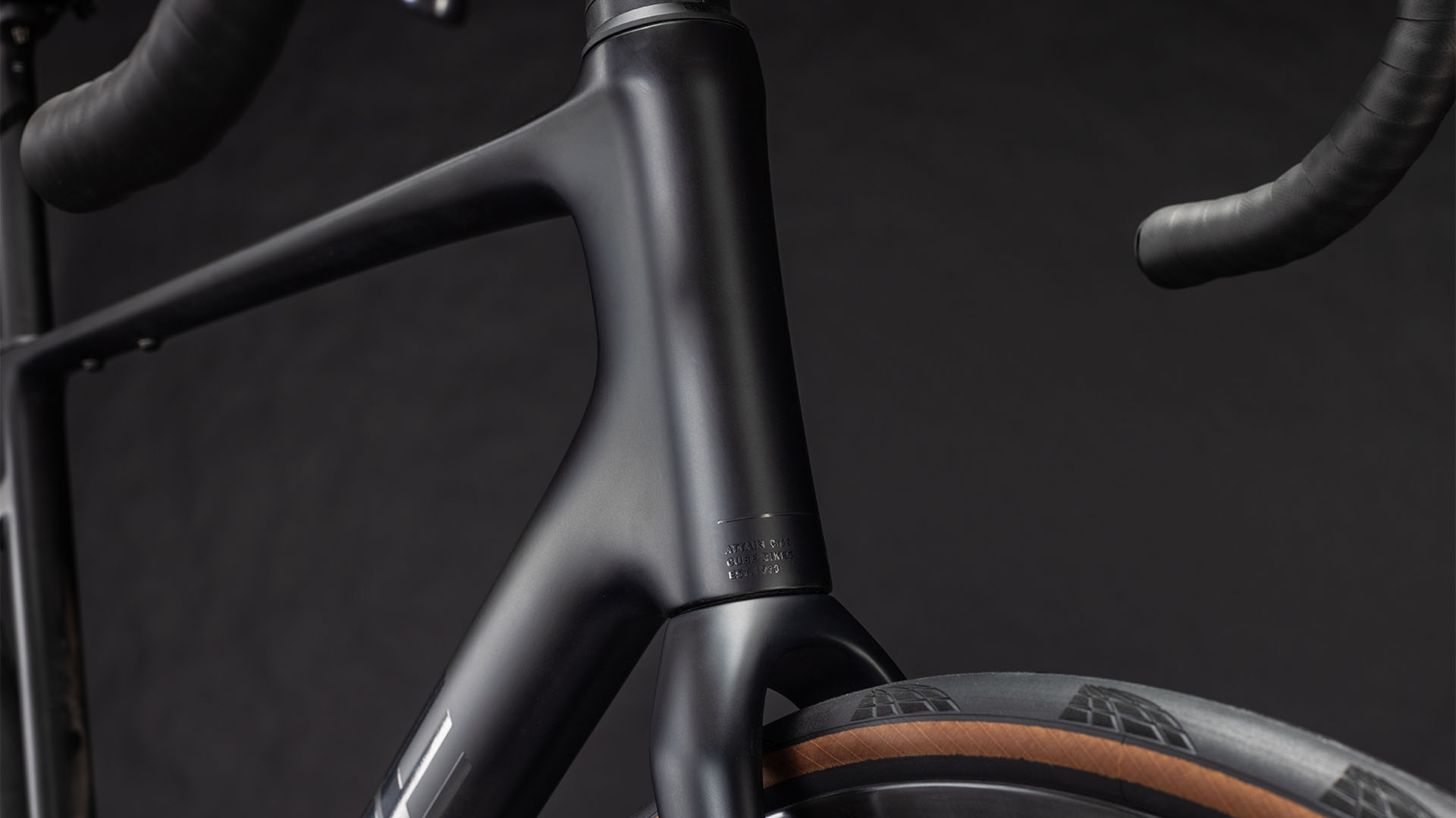 Cube Attain C:62 SLT (2026) | Rennrad | carbon´n´coalchrome