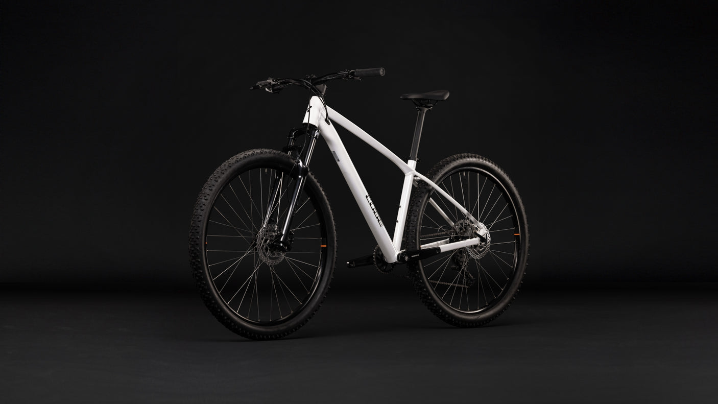 Cube Aim ONE  metallicwhite´n´black (2027)
