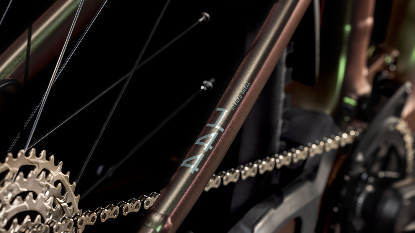 Cube Stereo Hybrid ONE44 EXC 800  Diamant stellar´n´shiftiris