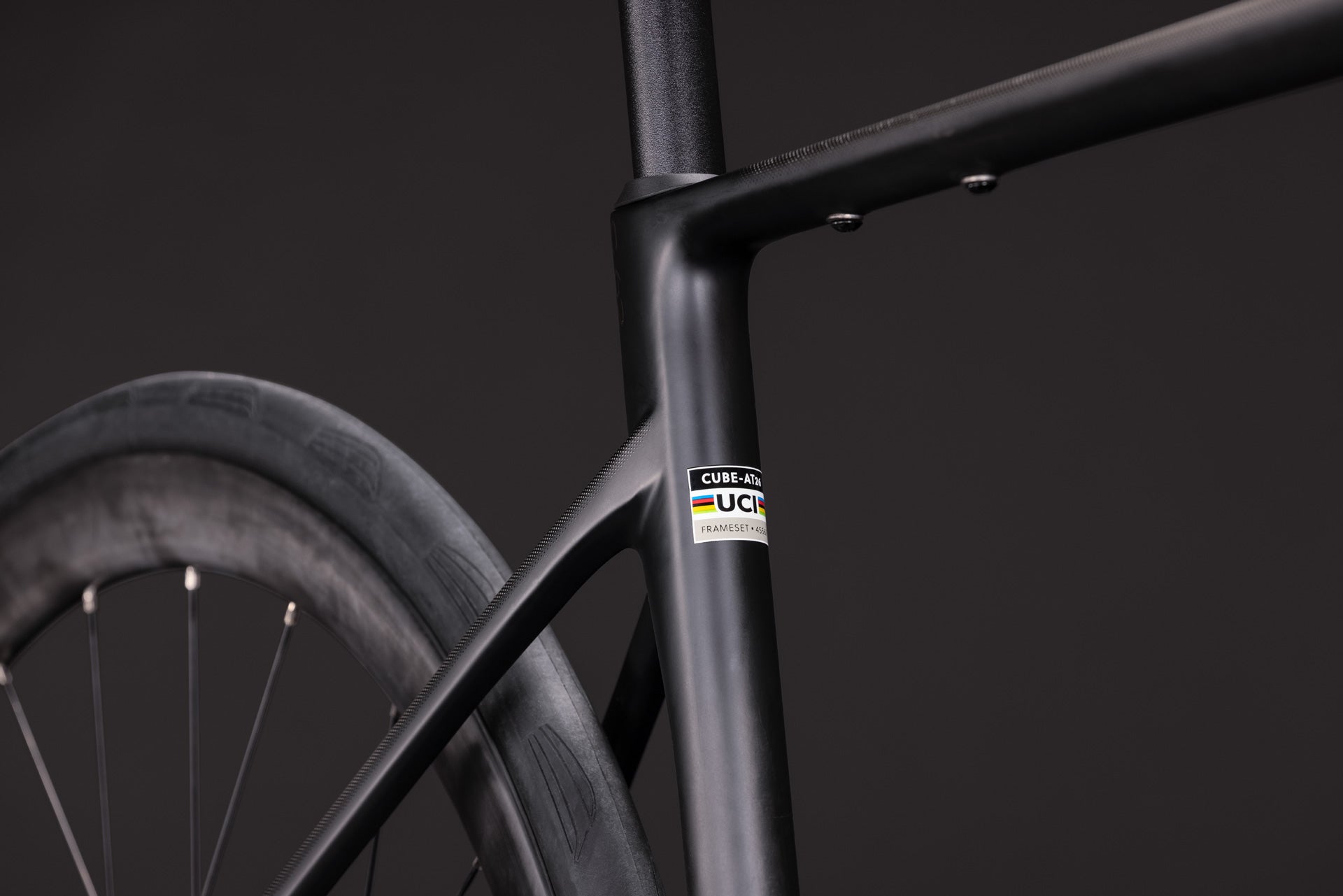 Cube Attain C:62 Race carbon´n´coalchrome (2027)