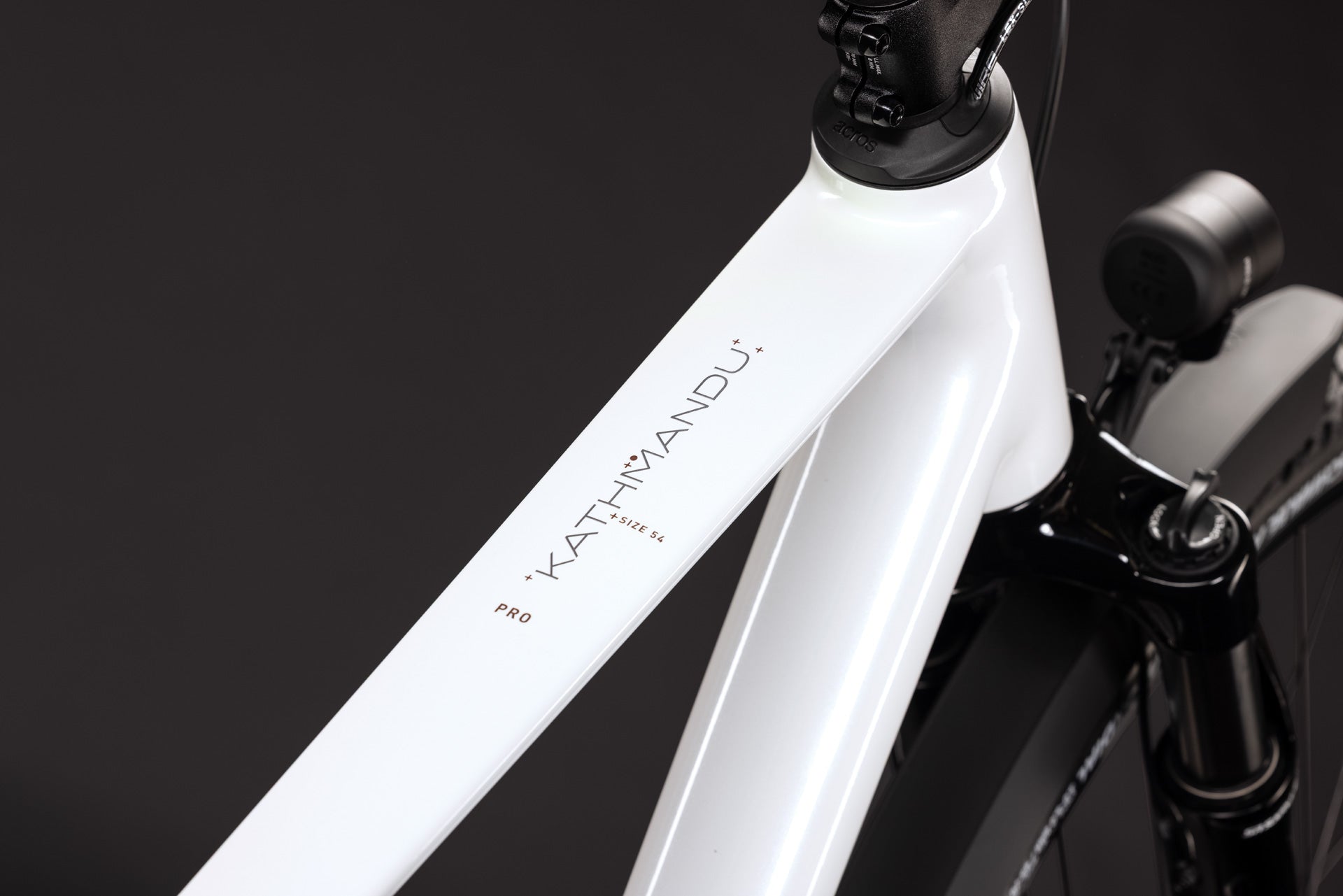 Cube Kathmandu Pro Diamant metallicwhite´n´chrome (2027)