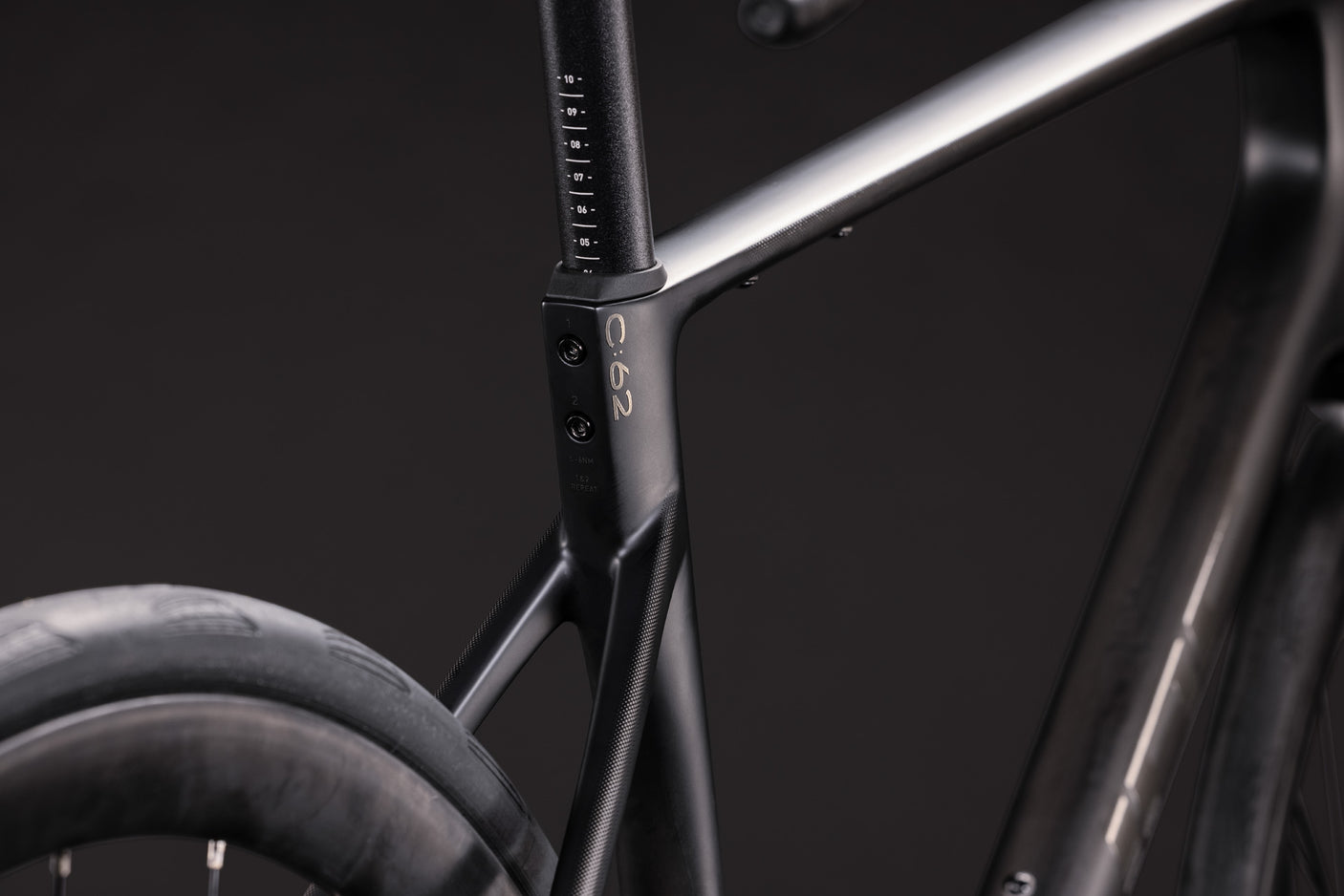 Cube Attain C:62 Race carbon´n´coalchrome (2027)